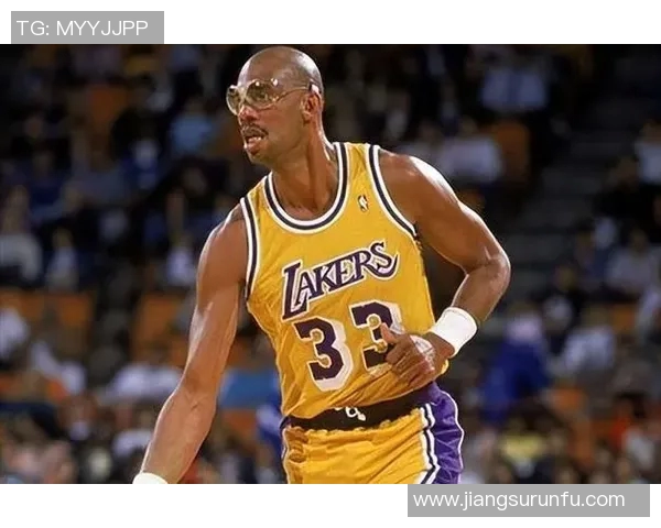 卡里姆阿卜杜尔贾巴尔笔尖下的篮球哲学与作家生涯探秘